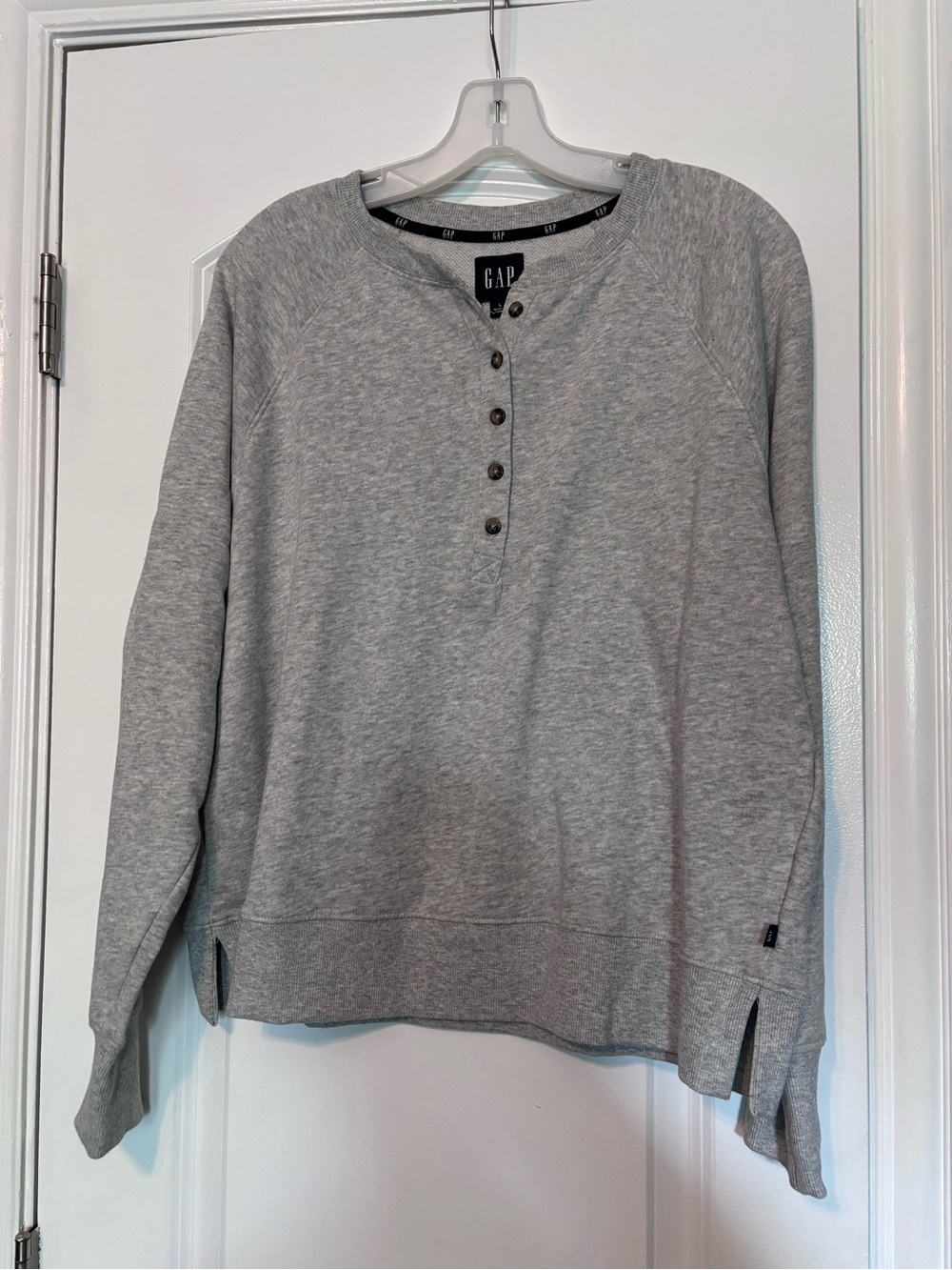 GAP Men’s Gray Henley Sweatshirt Size Large